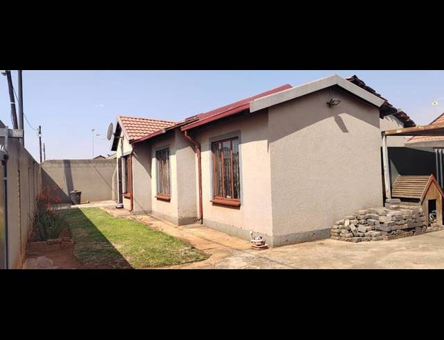 3 BEDROOM HOUSE FOR SALE IN VOSLOORUS